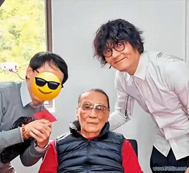 谢贤一年前已不太认得人 晚年饱受病痛折磨